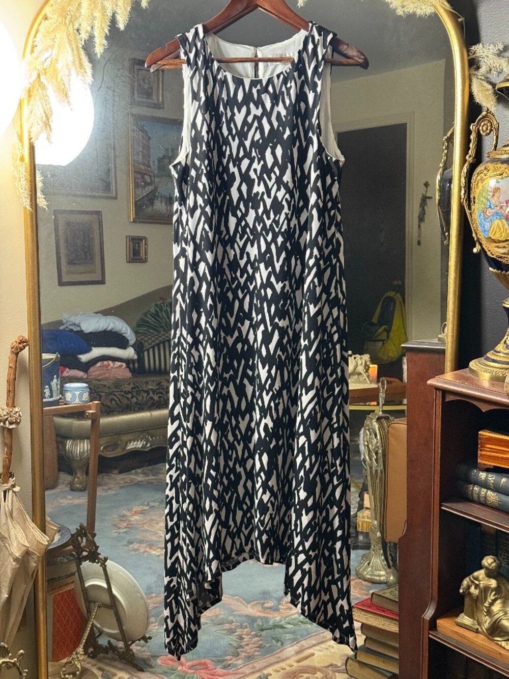 Black & White Abstract Print Sleeveless Asymmetrical Hem Modern Chic Midi Dress - Picture 1 of 9